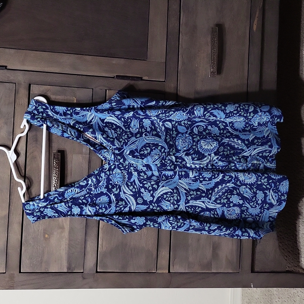 Candies Blue Paisley Floral Blouse Small. Sleeveless.